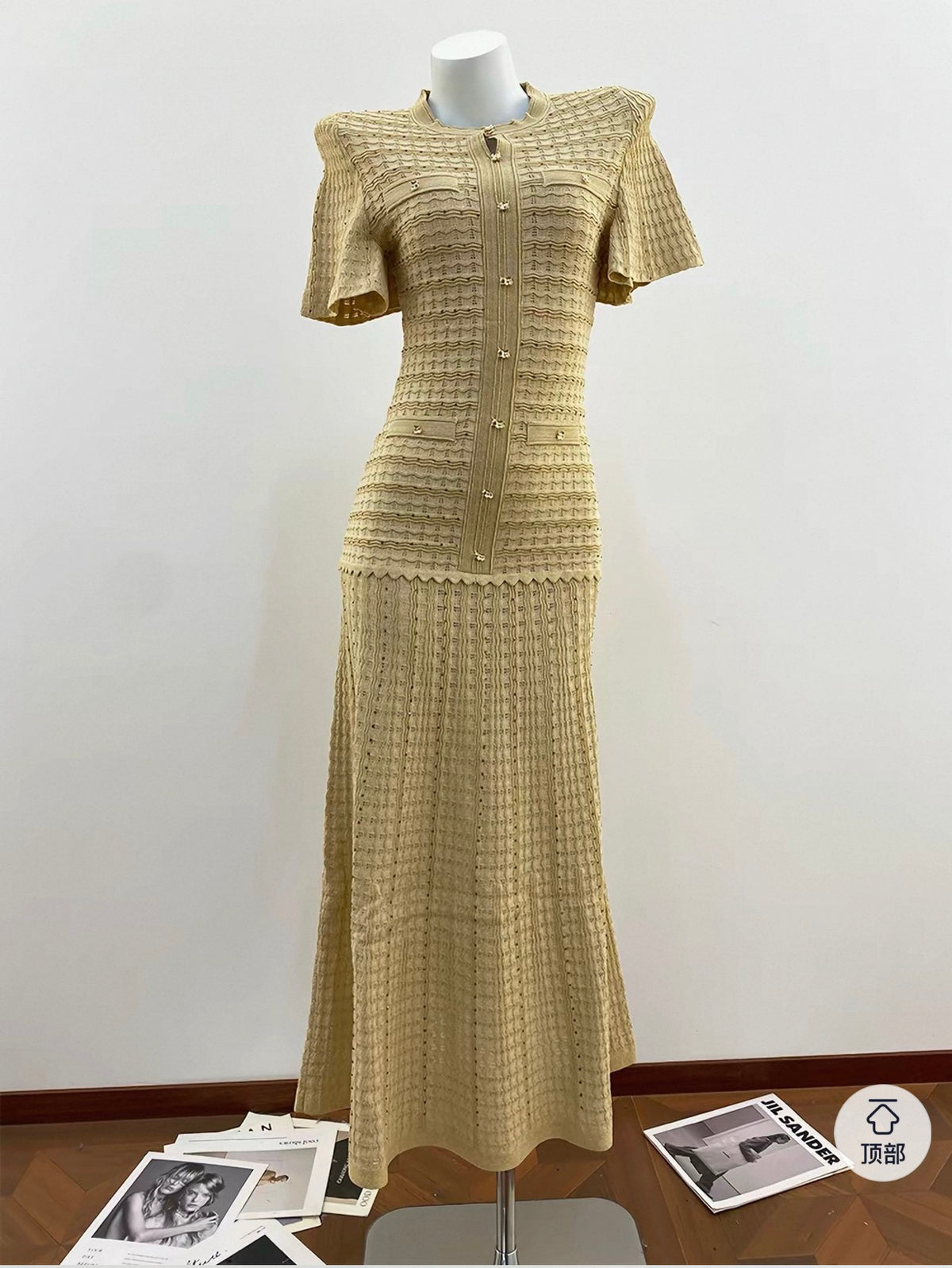 Short-sleeve knit