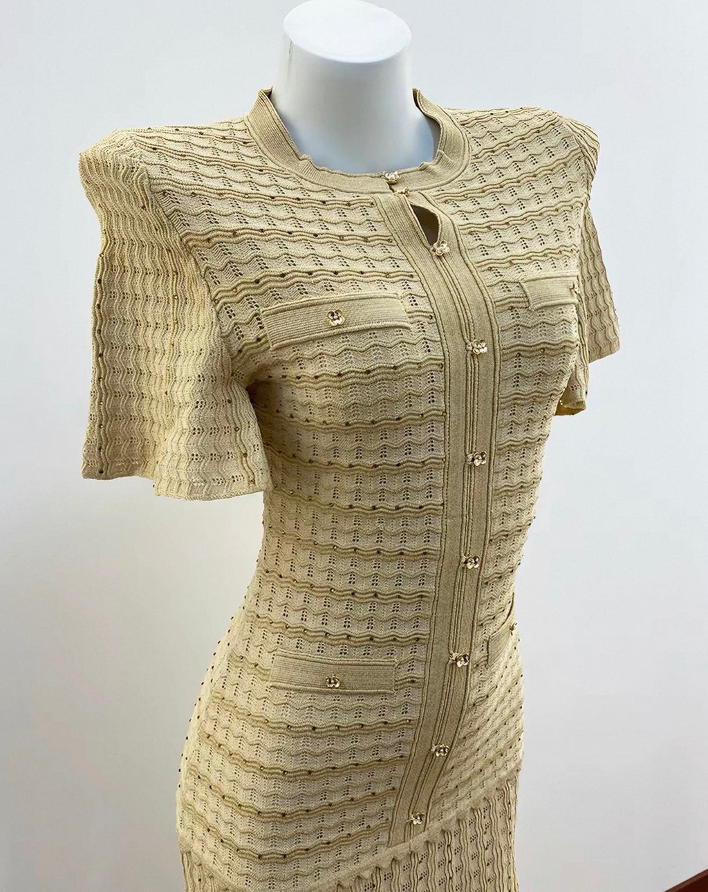 Short-sleeve knit