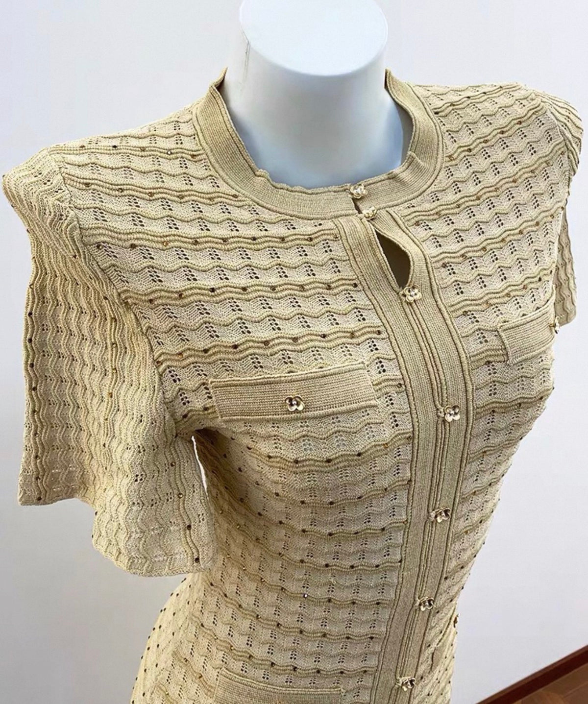 Short-sleeve knit